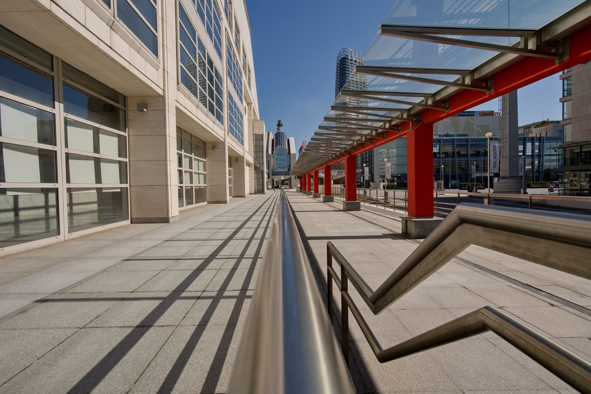 Línie v mestskej architektúre – vybraná fotografia zo súťaže Svet objektívom 2025