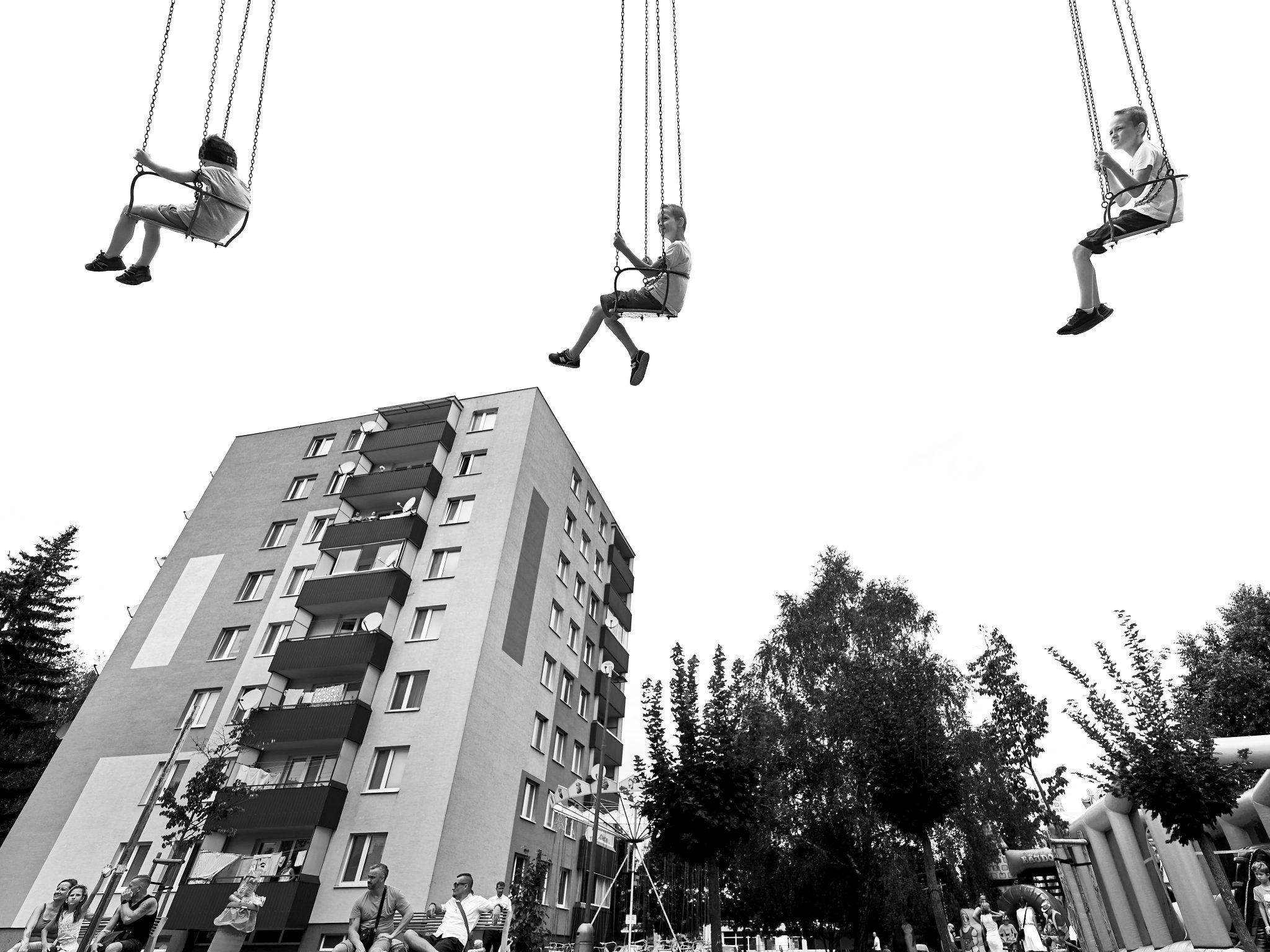 Medzi nebom a zemou – Michal Bužasi, vybraná fotografia z výstavy Svet objektívom 2025